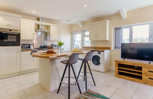 Lampeter House | 3 Bed in Lampeter 86506