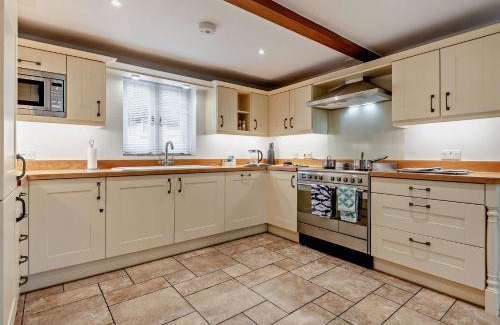 West Lulworth House | 3 Bed in Lulworth Cove DC139