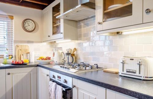 Narberth House | 3 Bed in Narberth 79443