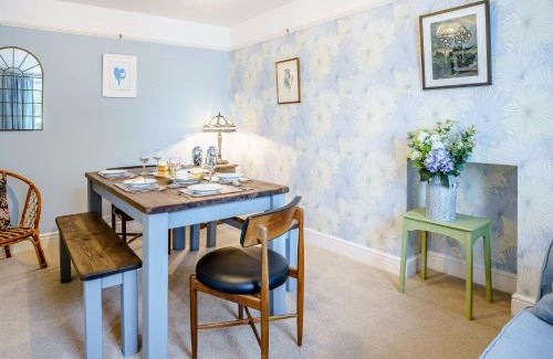 Narberth House | 3 Bed in Narberth 79443