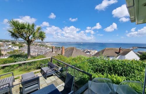 Newlyn House | 3 Bed in Newlyn oc-s33015