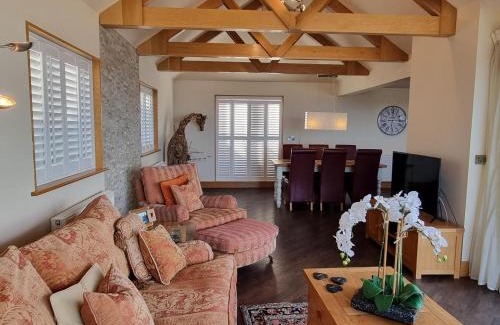 Newlyn House | 3 Bed in Newlyn oc-s33015