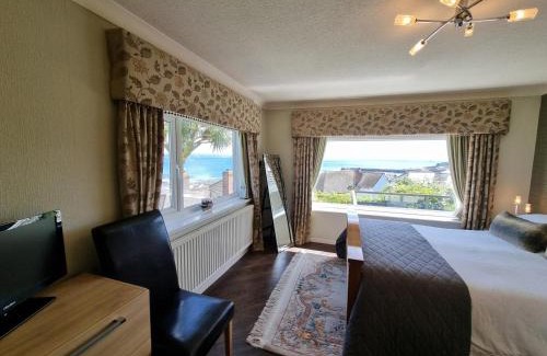 Newlyn House | 3 Bed in Newlyn oc-s33015