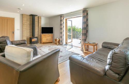 Black Torrington House | 3 Bed in Shebbear oc-l32582