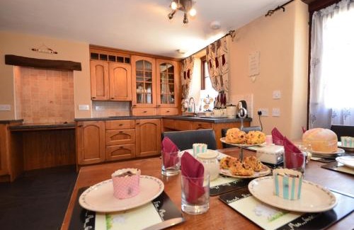 Brayford House | 3 Bed in South Molton STITC