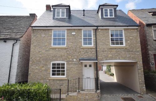 Swanage House | 3 Bed in Swanage DC042