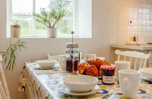 Llanfihangel Tal-y-llyn House | 3 Bed in Talybont-on-Usk BN351