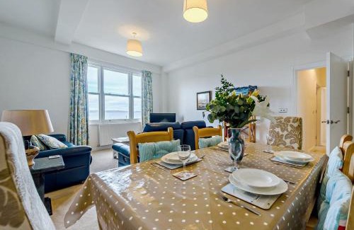 Tenby House | 3 Bed in Tenby FB161