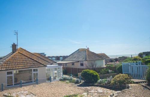 West Bay House | 3 Bed in West Bay DC117