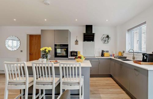Westleigh House | 3 Bed in Westward Ho 93154