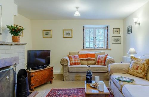Holworth House | 3 Bed in Whitcombe DC089