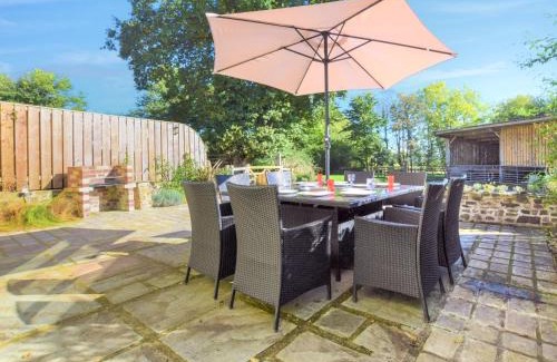 Broadwoodkelly House | 3 Bed in Winkleigh 66043