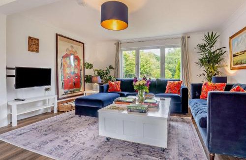 Yarmouth House | 3 Bed in Yarmouth 94802