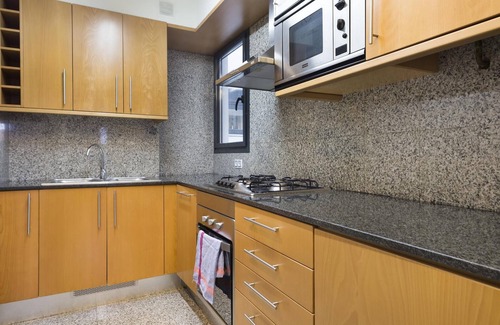 Sant Gervasi Apartment | 3 bed Private terrace 6 pax in the center of Barcelona Free WiFi