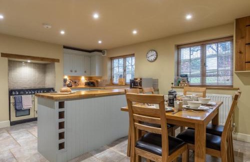Axminster House | 3 bed property in Axminster BLOCO
