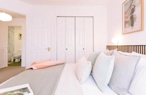 Thames House | 3-Bed Sanctuary, Free Parking - Barking Riverside