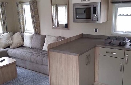 Newquay Ski Chalet | 3 bed static caravan in Newquay 5 mins from Beach