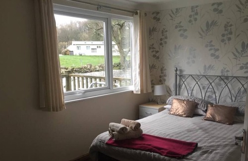 Bont Newydd Ski Chalet | 3 Bed Stunning Riverside Cabin in Snowdonia (240)