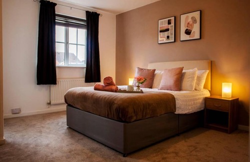 Stafford House | 3 Bed Townhouse Stafford