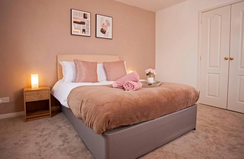 Stafford House | 3 Bed Townhouse Stafford
