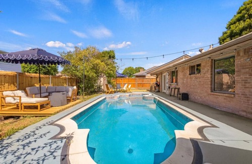 South Arlington House | 3 Bed W/Pool I 15 Mins to AT&T Stadium & Six Flags