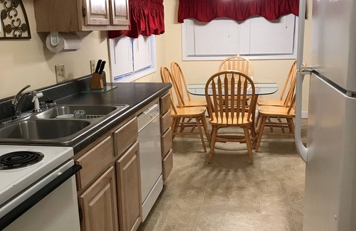 Surfside Beach Cottage | 3 Bedrm, 2 Bath, sleeps 7 -Ocean Lakes Campground-WIFI- Dog Friendly - Golf cart