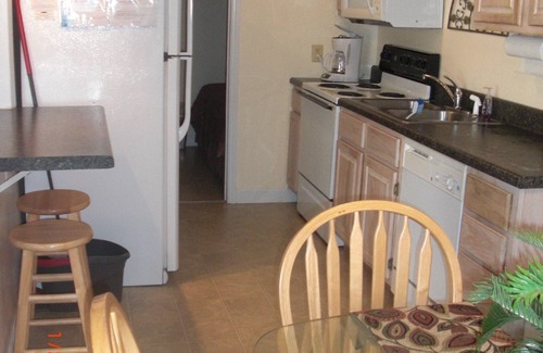 Surfside Beach Cottage | 3 Bedrm, 2 Bath, sleeps 7 -Ocean Lakes Campground-WIFI- Dog Friendly - Golf cart