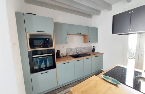 Marennes House | 3-bedroom house in the heart of the village, 5 minutes from the beach. 4*