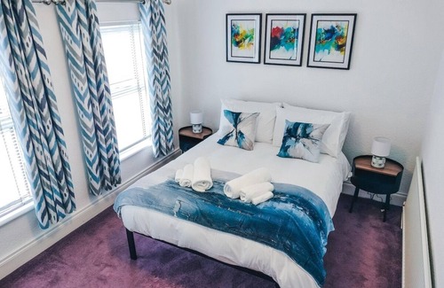 Lisburn House | 3 Bedroom House, 16 minutes to Belfast + Parking
