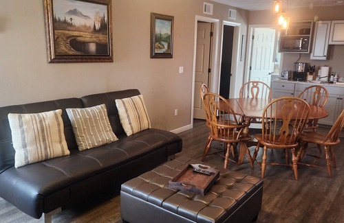 Lincoln County House | 3 bedroom 1 bath above garage guest house