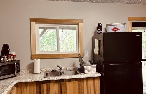 Wellington Cabin | 3 bedroom 1 full bath cabin 10 minutes from Cave Run Lake