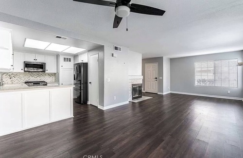 Newhall Apartment | 3-bedroom 2.5 bathroom apartment in Santa Clarita for Rent.
