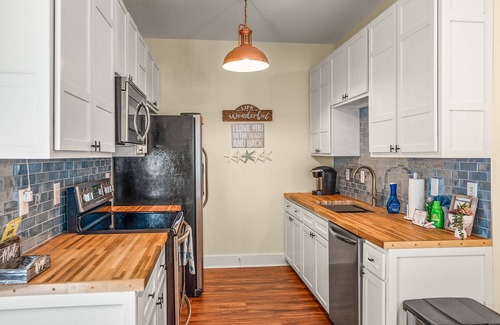 Port Royal House | 3 bedroom 2.5 bathroom home in Port Royal! - Close to all bases