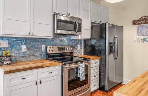 Port Royal House | 3 bedroom 2.5 bathroom home in Port Royal! - Close to all bases