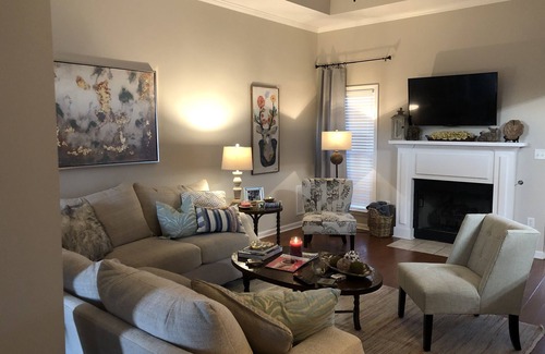 Twelve Oaks House | 3 bedroom 2 bath Home 🏠