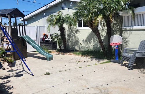 Northwest Anaheim House | 3 Bedroom 2 bath house w/Pool & BBQ close to Knotts and Disney