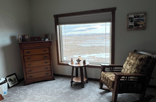 Box Elder House | 3-bedroom 2-bath house with WiFi, AC, 5-TV’S, panoramic views of the Black Hills