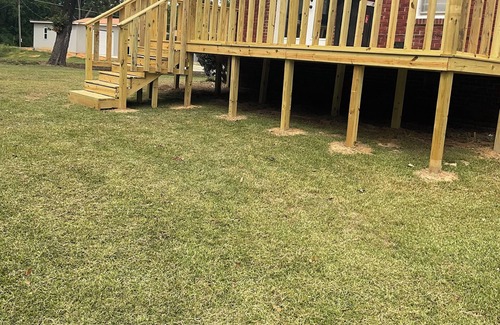 Bruce House | 3-bedroom 2 bath nice deck every convenience of home 30 minutes from Oxford