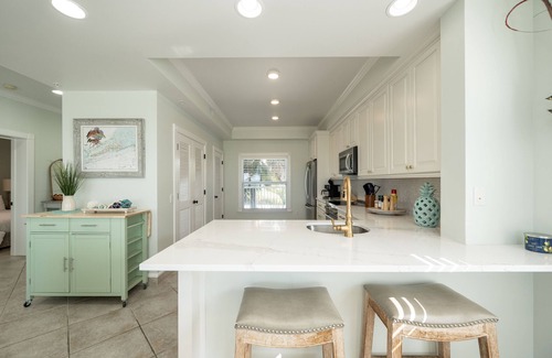 Key West Condo | 3 Bedroom 2 Bath Oceanfront Condo quiet and secluded adjacent to Hotel/Marina