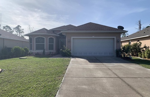 Rotonda Lakes House | 3 Bedroom 2 Bath Rotonda Pool Home