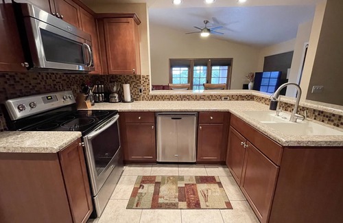 Fountain Hills House | 3 Bedroom/2 bath home- 7-8 min walk to fountain & park, and much more!