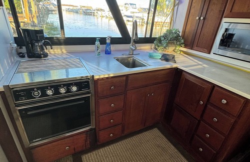 Harrison Boat Rental | 3 Bedroom, 2 Bathroom, Stationary 60' [sixty ft] House Boat, Sleeps 6