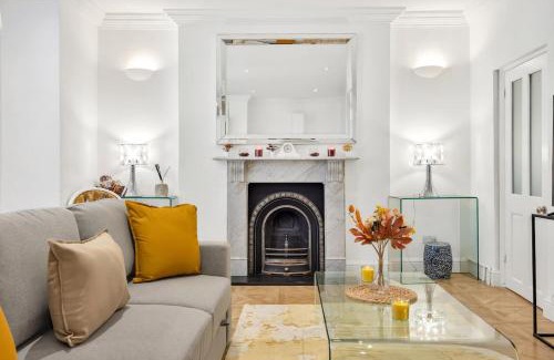 West Kensington Apartment | 3 Bedroom 2 Bathroom Victorian Flat In Kensington