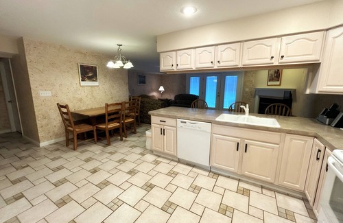 Benton Condo | 3 Bedroom, 3 Bath Condo