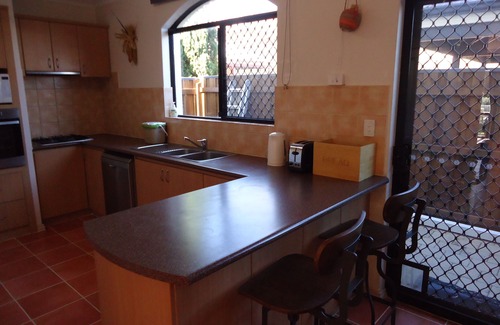 Beaconsfield Villa | 3 Bedroom, 3 Bathroom Super Spacious Villa In Fremantle