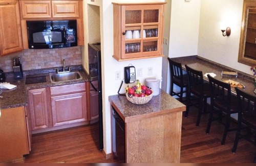 Avon Cabin | 3-bedroom/3 baths/Vail/outdoor pool/sleeps 8 /2.00 trans. to Mt.nFull Kitchen