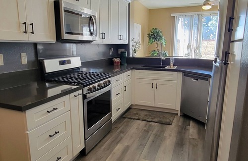 Tustin House | 3 bedroom + 3 full bathroom modern home in Tustin/Irvine. 15 MINUTES TO DISNEY