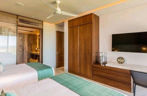 San Jose del Cabo Resort | 3 Bedroom/4 Bathroom Luxury Condominium