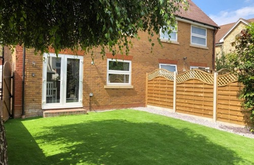 Hemel Hempstead House | 3 Bedroom 5 Bed House nr London in Hemel Hempstead
