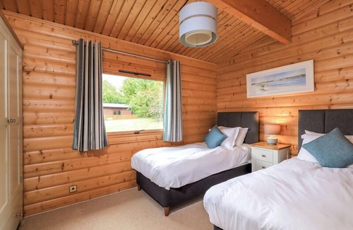 Winchester Cabin | 3 Bedroom, 5 star, award winning Lodge with luxurious hot tub (sleeps 6)